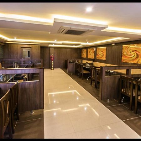 Plaza Hotel Trichy Tiruchirappalli Exteriör bild
