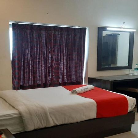 Plaza Hotel Trichy Tiruchirappalli Exteriör bild