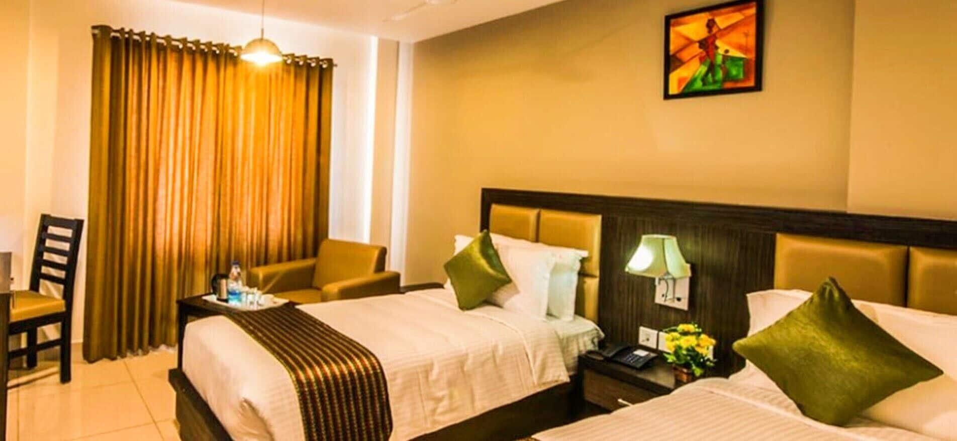 Plaza Hotel Trichy Tiruchirappalli Exteriör bild