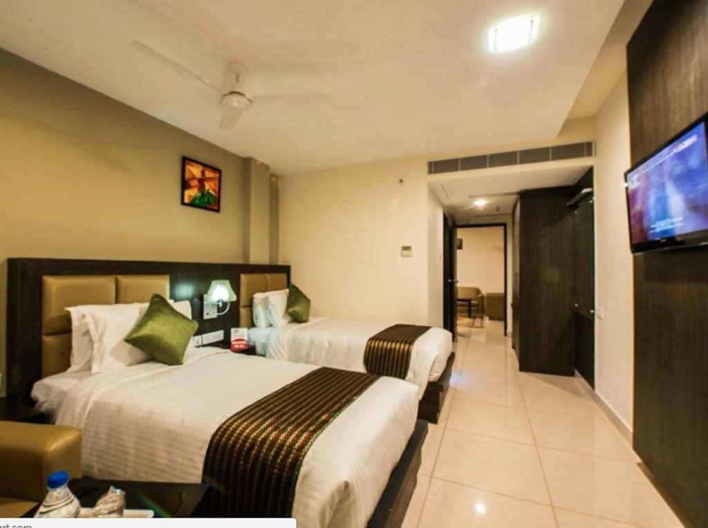 Plaza Hotel Trichy Tiruchirappalli Exteriör bild