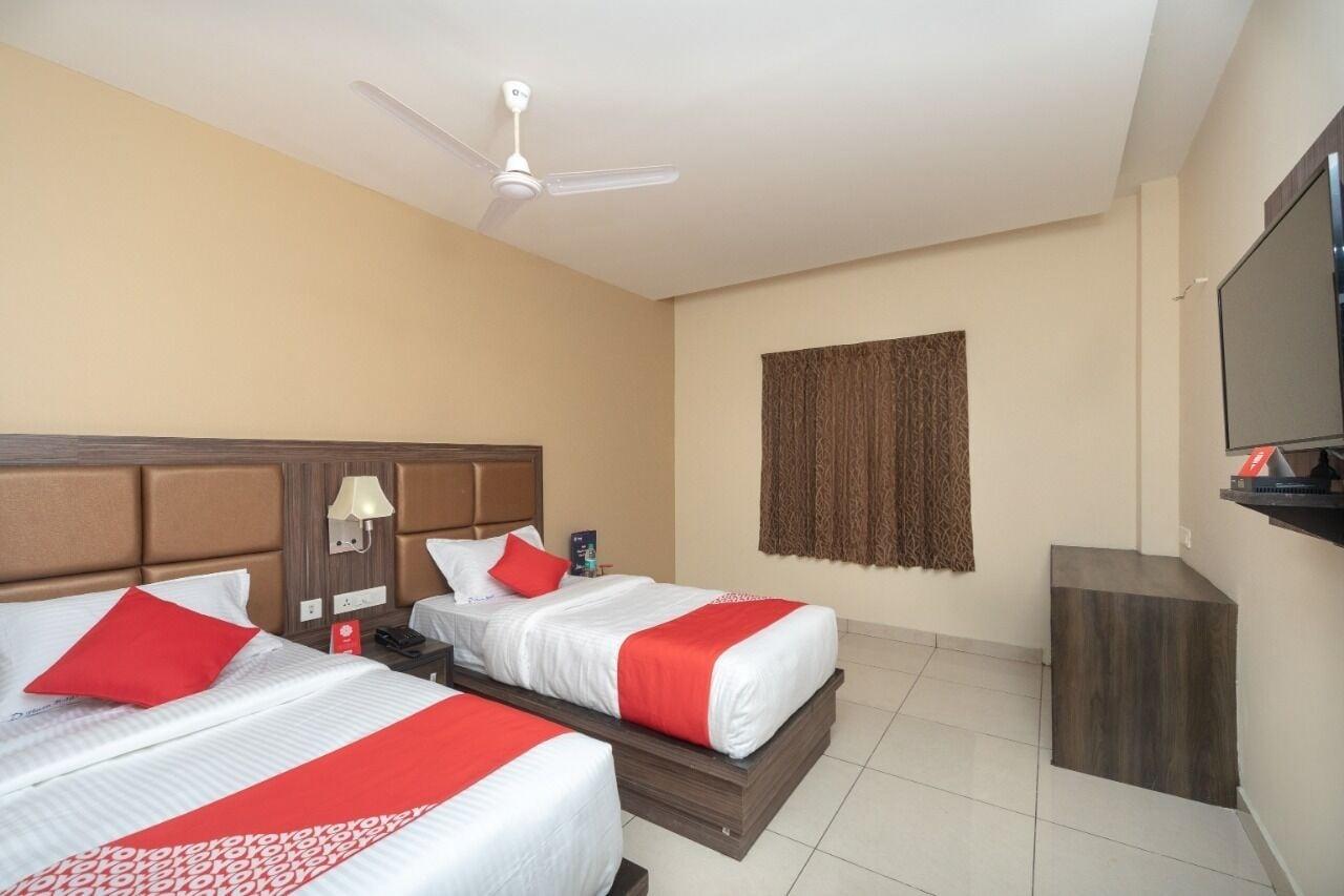 Plaza Hotel Trichy Tiruchirappalli Exteriör bild
