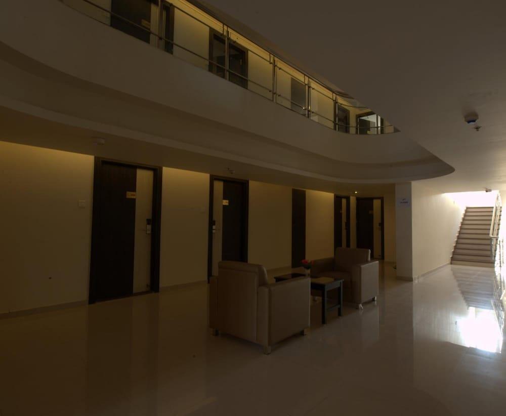 Plaza Hotel Trichy Tiruchirappalli Exteriör bild